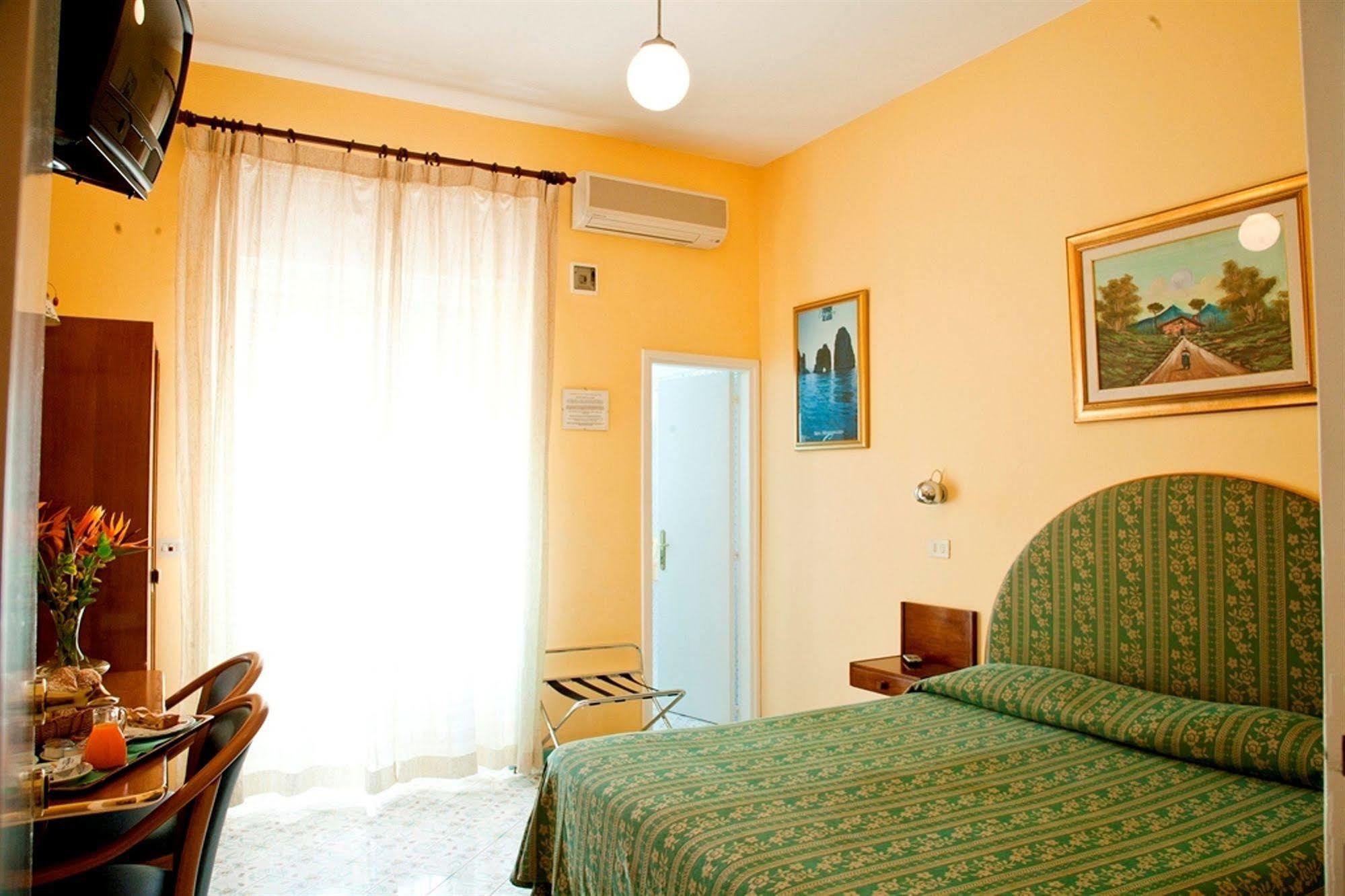 Hotel Carmencita Anacapri  Habitación foto